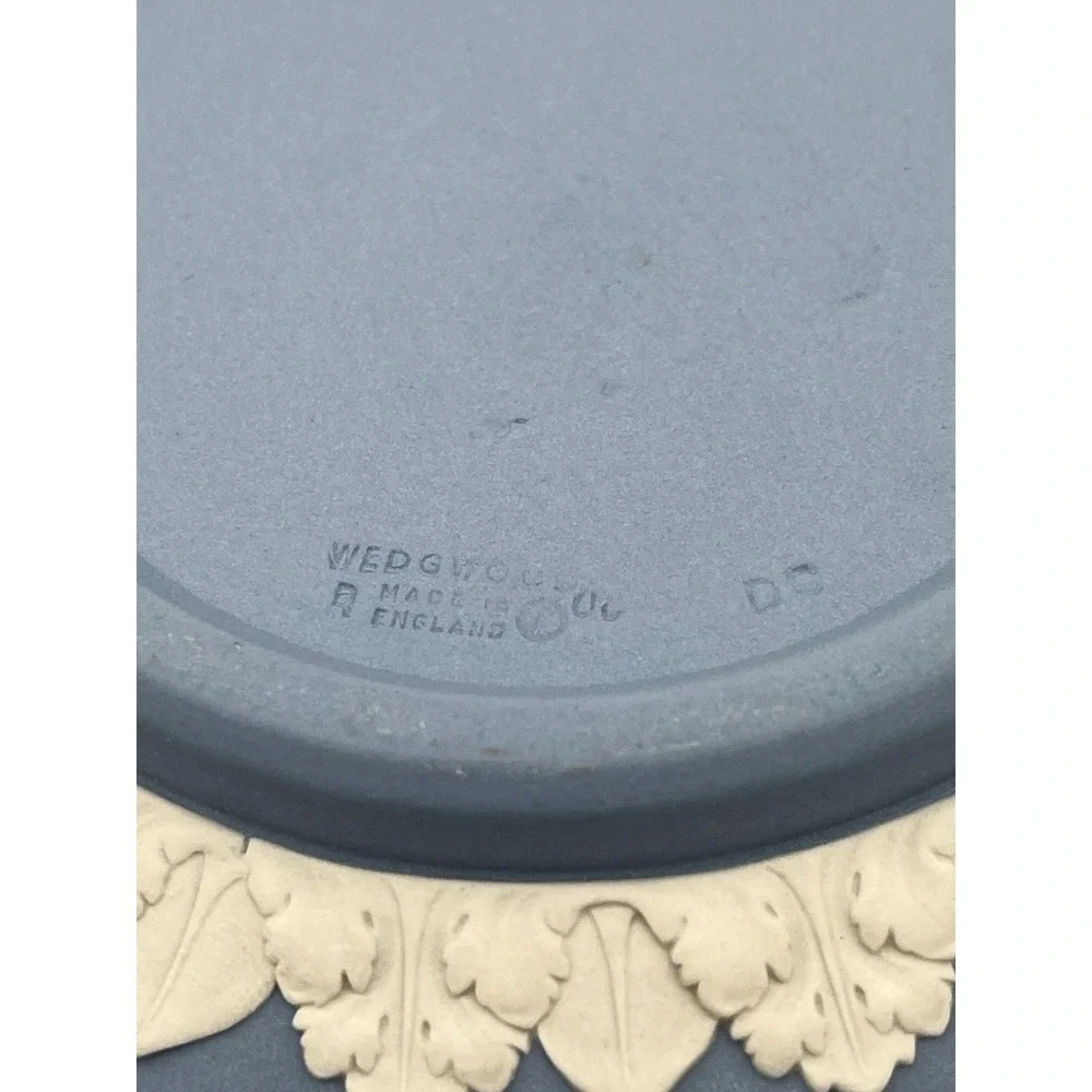 Wedgwood Jasperware Bow Festivity Bowl Swag Blue 7.5